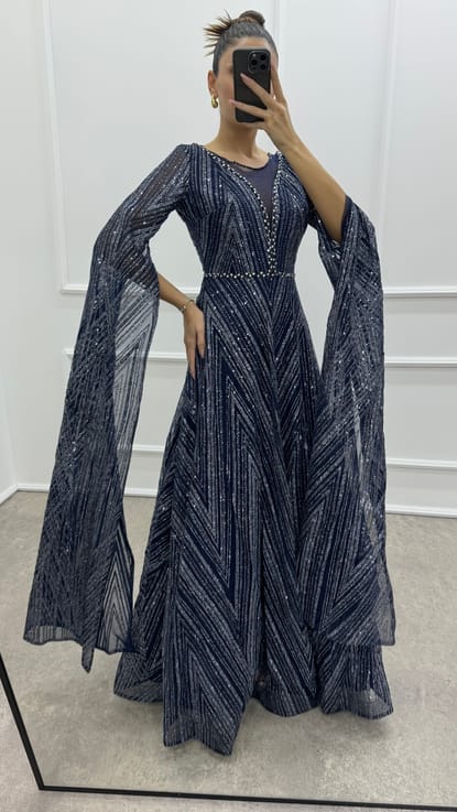 Lacivert Göğüs Detay Kolları Pelerin Tasarım Payet Abiye Elbise