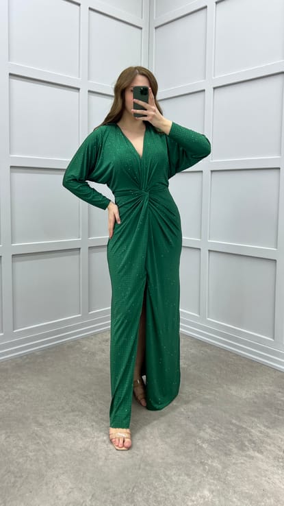 Zümrüt Yeşili Puantiye İşlemeli Bel Detay Tasarım Büyük Beden Elbise