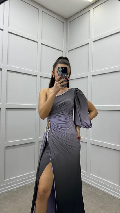 Lila Tek Kol Bel Detay Taş İşlemeli Tasarım Elbise