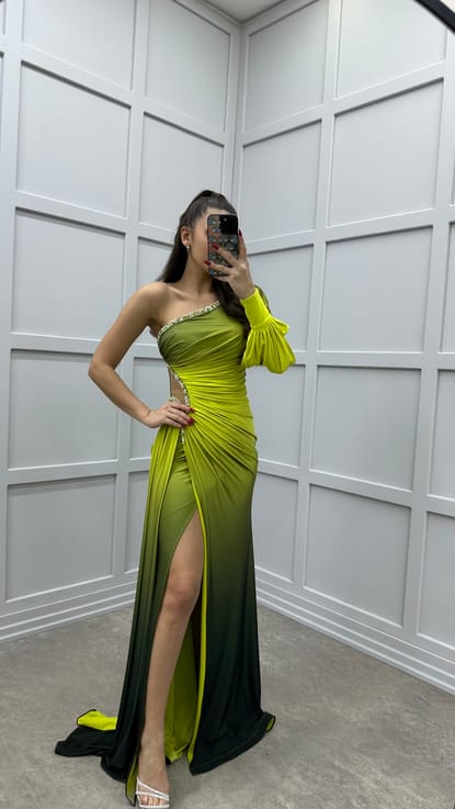 Yeşil Tek Kol Bel Detay Taş İşlemeli Tasarım Elbise