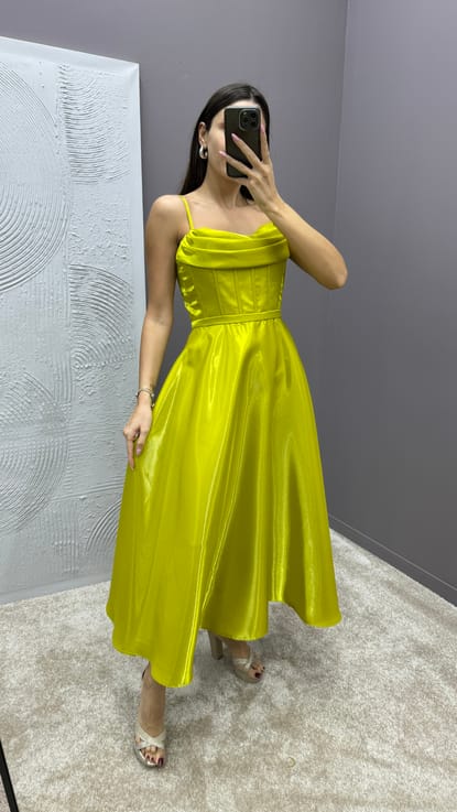 Sarı İp Askılı Göğüs Detay Tasarım Elbise