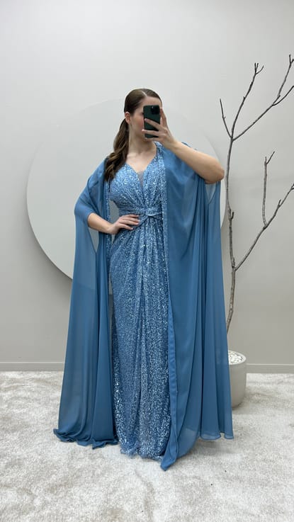 Bebe Mavisi Bel Detay Pelerinli İşlemeli Büyük Beden Tasarım Abiye Elbise