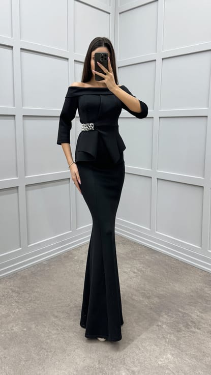 Siyah Kayık Yaka Bel Detay İşlemeli Tasarım Abiye Elbise