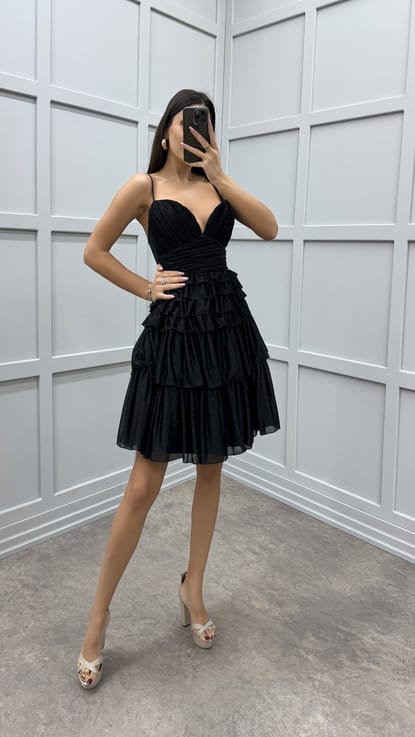 Siyah İp Askılı Kat Kat Tasarım Mini Elbise