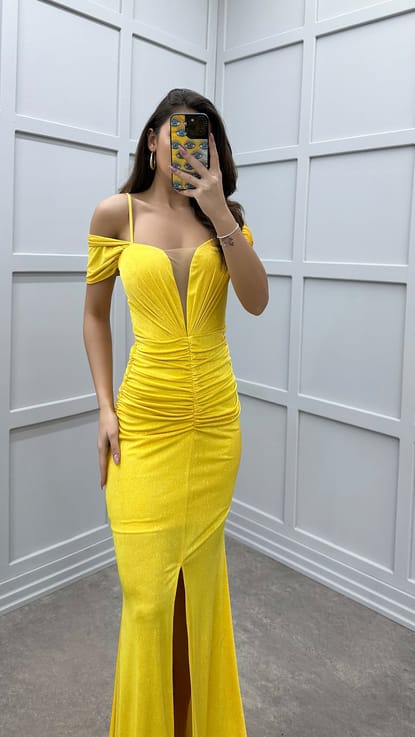 Sarı Omuz Detay Beli Büzgülü Tasarım Elbise
