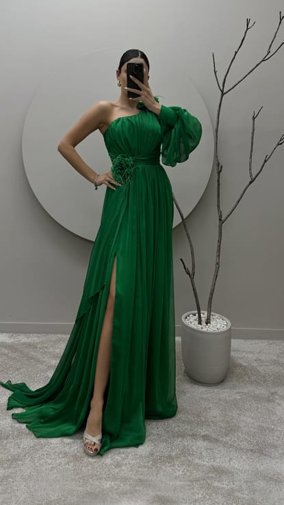 Yeşil Tek Kol Omuzu Ve Beli Gül Detay Tasarım Elbise