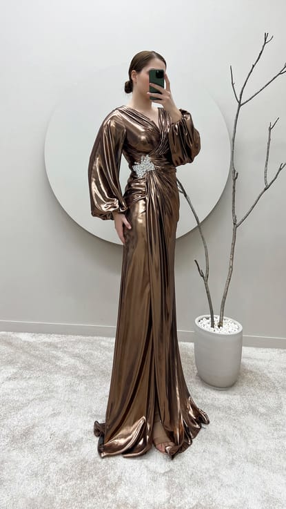 Kahverengi Balon Kol Broşlu Büyük Beden Tasarım Abiye Elbise