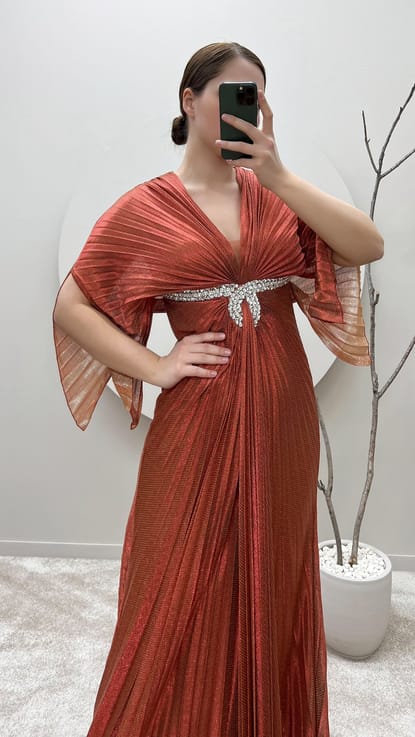 Kiremit Bel Detay Taşlı Pliseli Büyük Beden Tasarım Elbise