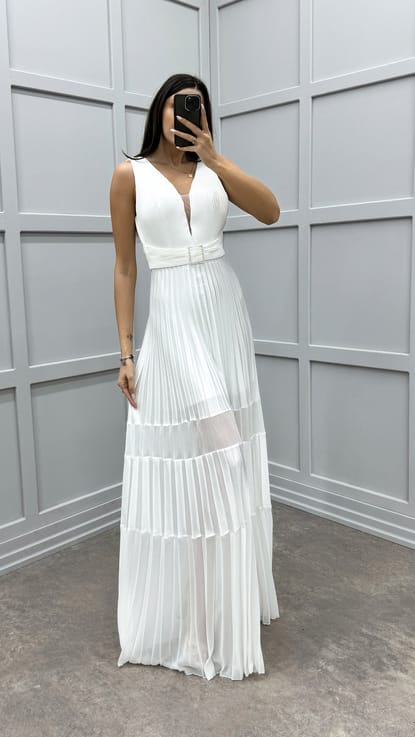 Beyaz V Yaka Pliseli Tasarım Elbise