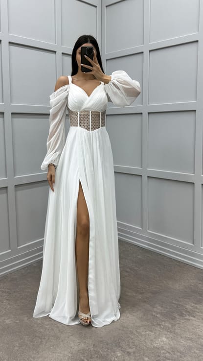 Beyaz Omuz Detay Beli Transparan Tasarım Şifon Elbise