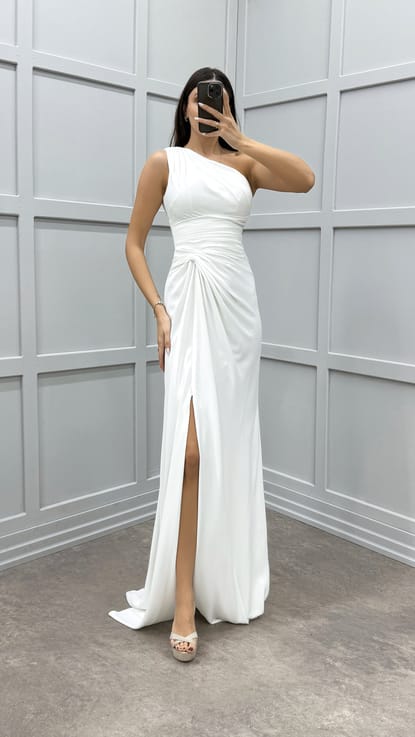 Beyaz Tek Omuz Beli Büzgülü Tasarım Elbise