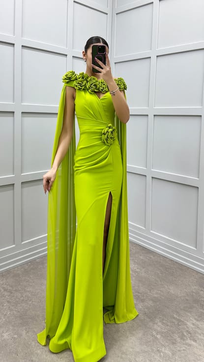 Yeşil Omuzları Gül Detay Abiye Elbise