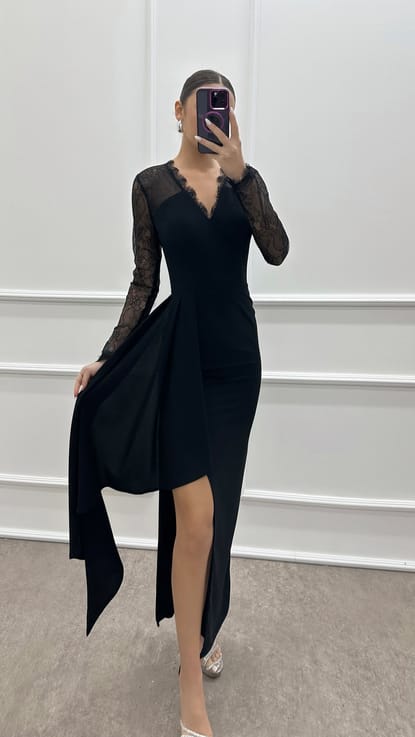 Siyah V Yaka Dantelli Tasarım Elbise