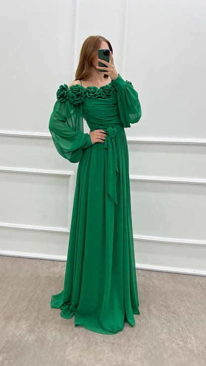 Zümrüt Yeşili Göğsü Gül Balon Kol Şifon Büyük Beden Elbise