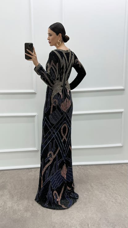 Siyah V Yaka Kol Detay Özel İşlemeli Tasarım Abiye Elbise