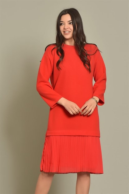 Kırmızı Piliseli Elbise