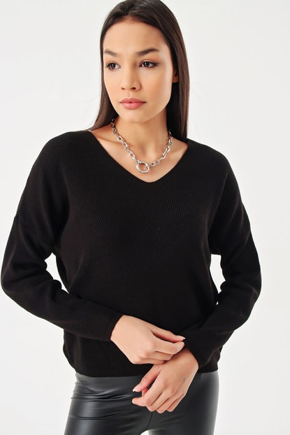 Black V-Neck Knitted Sweater