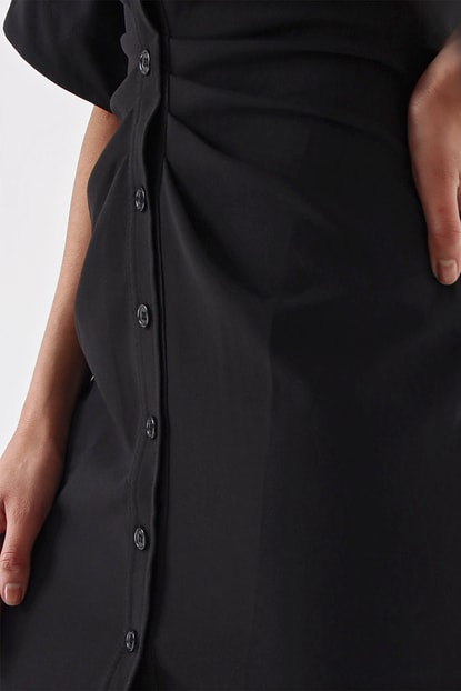 Detailed ruffles Black Dress Shirt