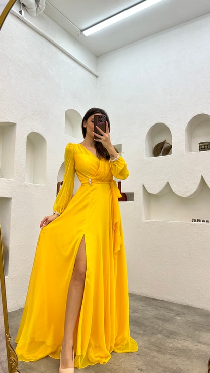 Sarı Beli Broş Detay Şifon Abiye Elbise
