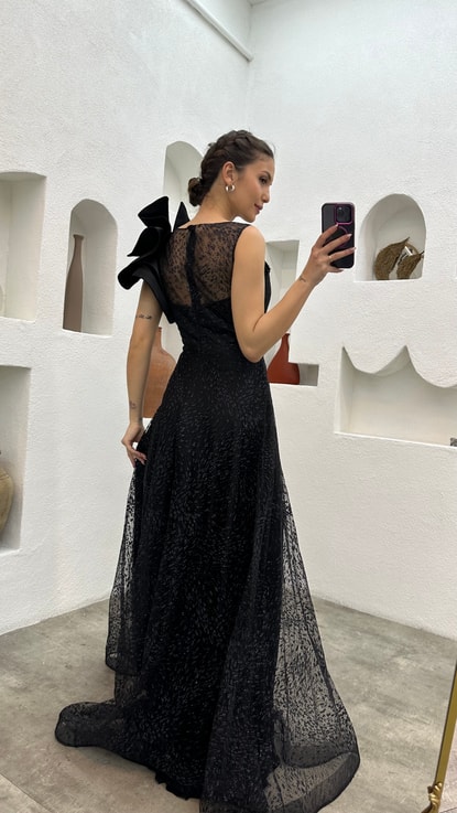 Siyah Omuz Detay İşlemeli Gögsü Taş Detay Abiye Elbise