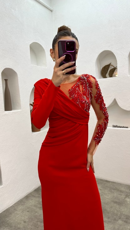 Kırmızı Tül Detay İşlemeli Drapeli Abiye Elbise