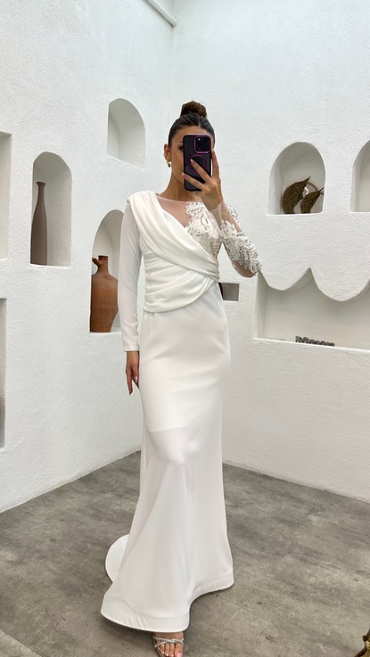 Beyaz Tül Detay İşlemeli Drapeli Abiye Elbise