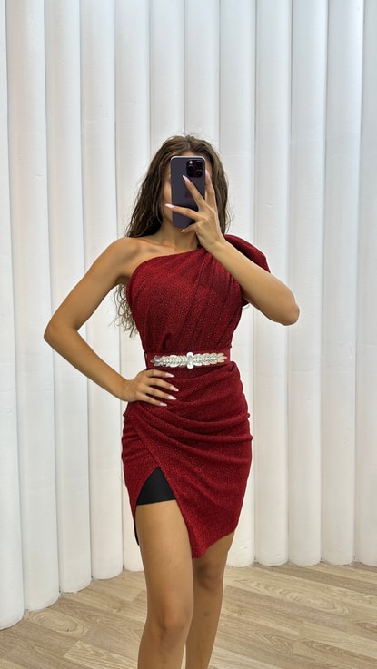 Kırmızı Tek Omuz Kemerli Mini Abiye Elbise