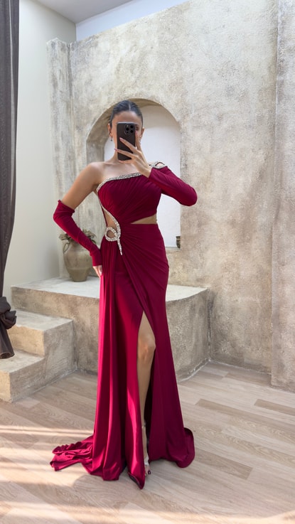 Bordo Straplez Bel Detay Taş İşlemeli Tasarım Saten Abiye Elbise