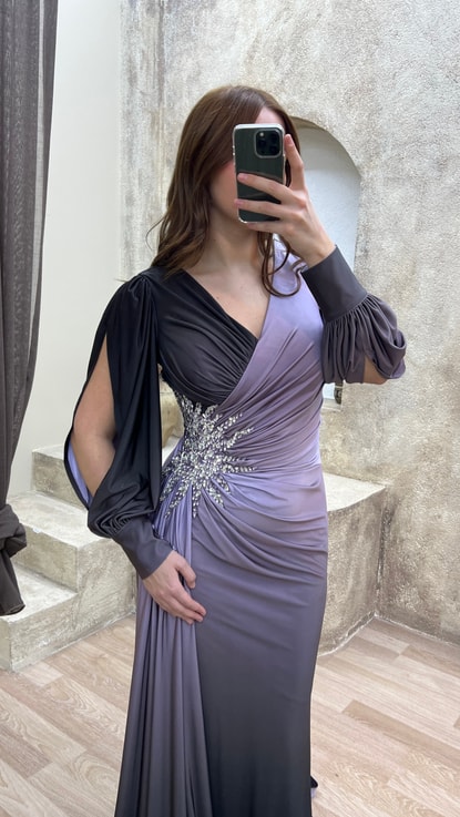 Lila V Yaka Sırt Detay Beli Taş İşlemeli Tasarım Büyük Beden Saten Elbise