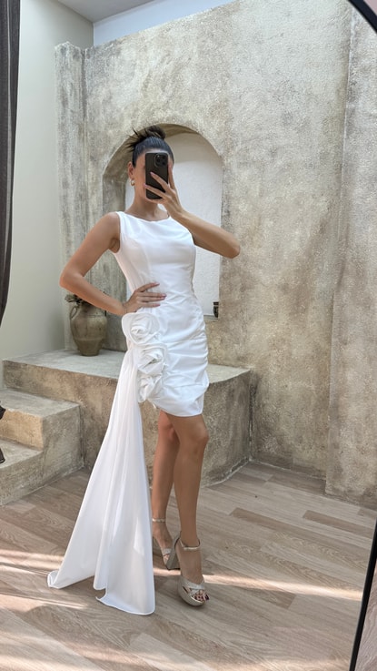 Beyaz Bel Detay Tasarım Mini Elbise