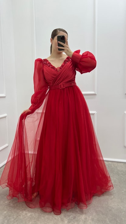 Kırmızı Göğüs Detay Balon Kol İşlemeli Tasarım Tül Büyük Beden Abiye Elbise