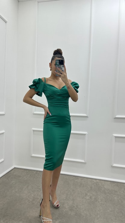 Zümrüt Yeşili Drapeli Kol Detay Tasarım Kalem Elbise