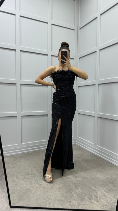 Siyah Straplez Göğsü Tüy Detay Tasarım Payet Abiye Elbise