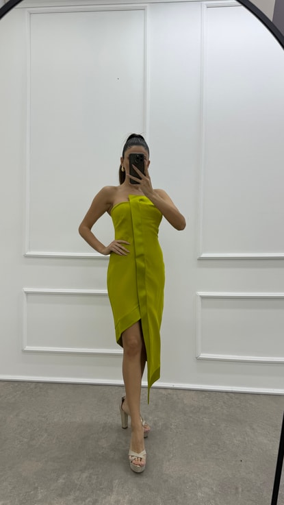 Yeşil Straplez Asimetrik Kesim Tasarım Elbise