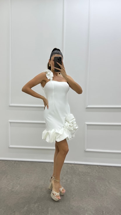 Beyaz Tek Omuz Volan Detay Tasarım Elbise