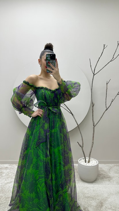 Yeşil Balon Kol Göğsü Fırfırlı Desenli Tasarım Elbise