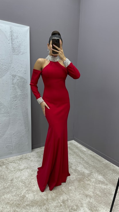 Kırmızı Boyun Detay Taş İşlemeli Tasarım Abiye Elbise