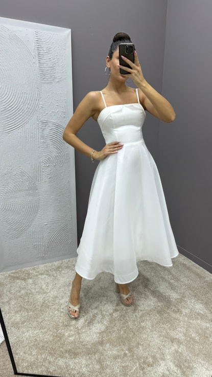 Beyaz İp Askılı Kayık Yaka Tasarım Saten Elbise