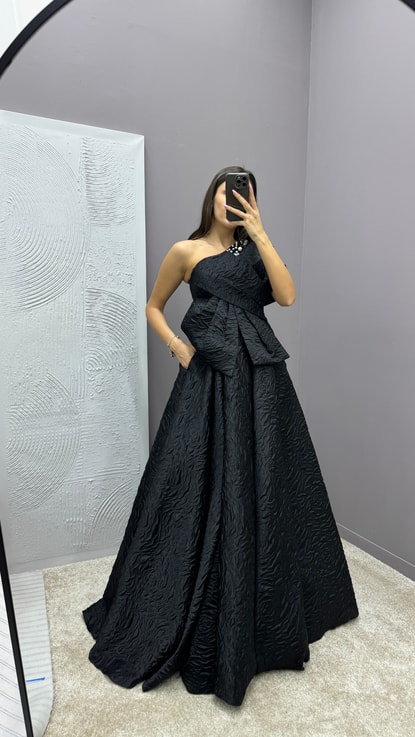 Siyah Tek Omuz Fiyonk Detay Jakar Tasarım Abiye Elbise