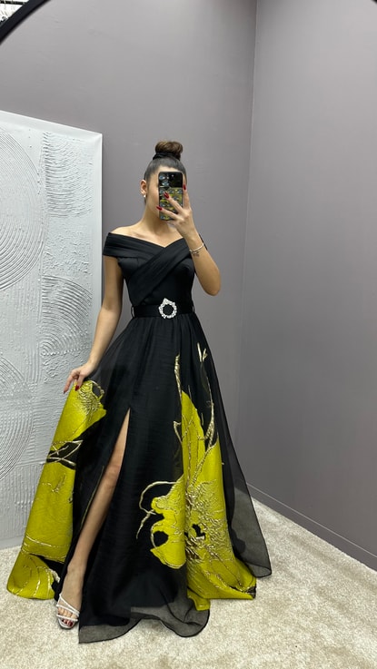 Sarı Göğsü Çapraz Desenli Tasarım Elbise