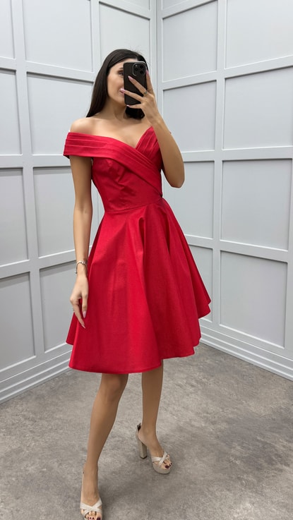 Kırmızı Göğsü Kruvaze Tasarım Mini Elbise