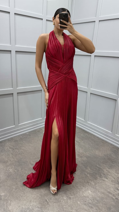 Kırmızı Boyun Detay Pliseli Beli Çapraz Tasarım Elbise