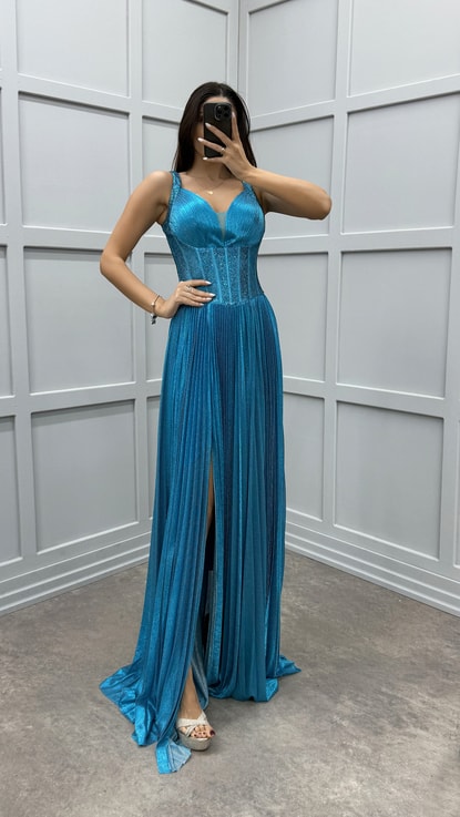 Mavi İşlemeli Transparan Detay Tasarım Abiye Elbise