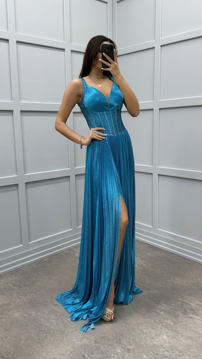 Mavi İşlemeli Transparan Detay Tasarım Abiye Elbise