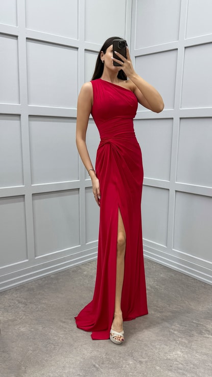 Kırmızı Tek Omuz Beli Büzgülü Tasarım Elbise