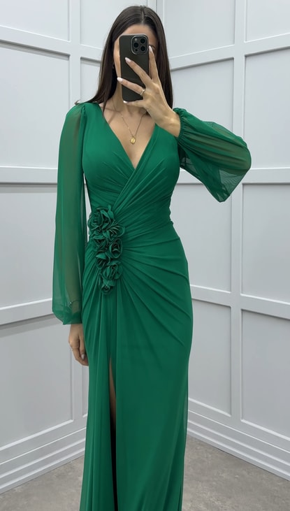 Yeşil V Yaka Balon Kol Gül Detay Tasarım Elbise