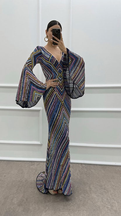 Lacivert V Yaka Kol Detay Özel İşlemeli Tasarım Abiye Elbise