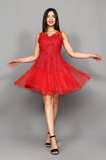 FM Red Guipure Detail Evening Dress