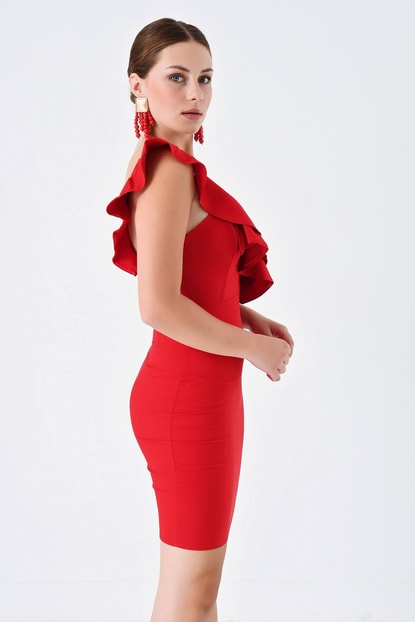Short Dress Red One-shoulder with Flywheel